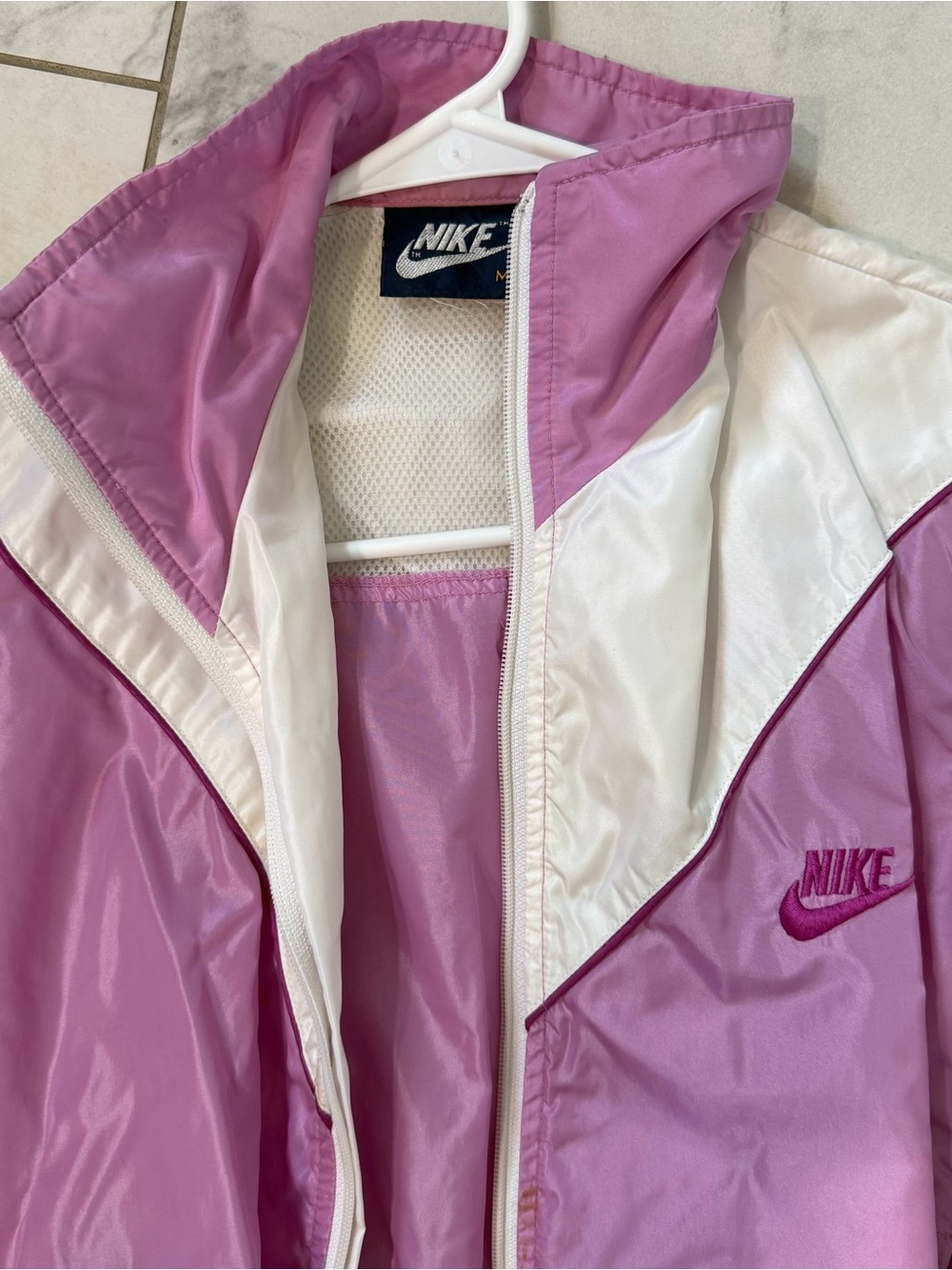 Vintage 80s Nike Women's Pink & White Windbreaker Jacket